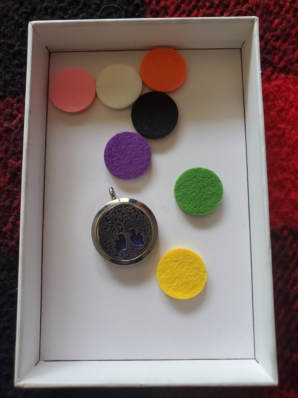 Tree of Life Aromatherapy Locket Pendant with Colorful Felt Pads